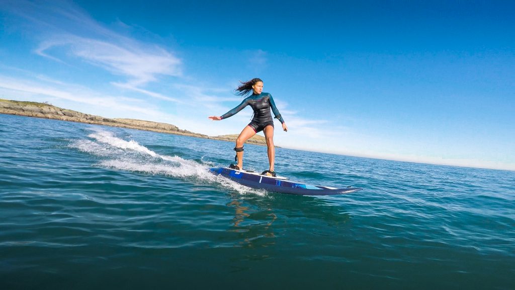 surf électrique Carver Twin Onean vue latérale action