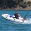 catamaran à moteur gonflable takacat 340 LX saut de vague