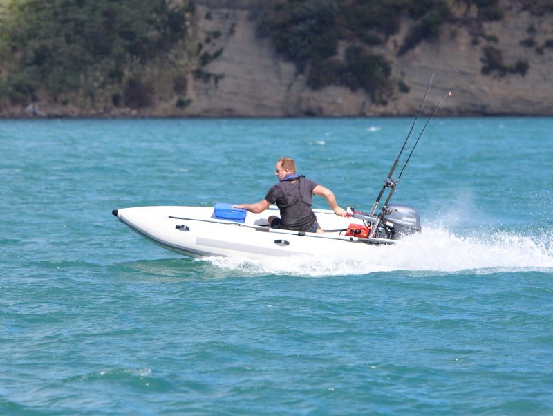 catamaran à moteur gonflable takacat 340 LX vitesse